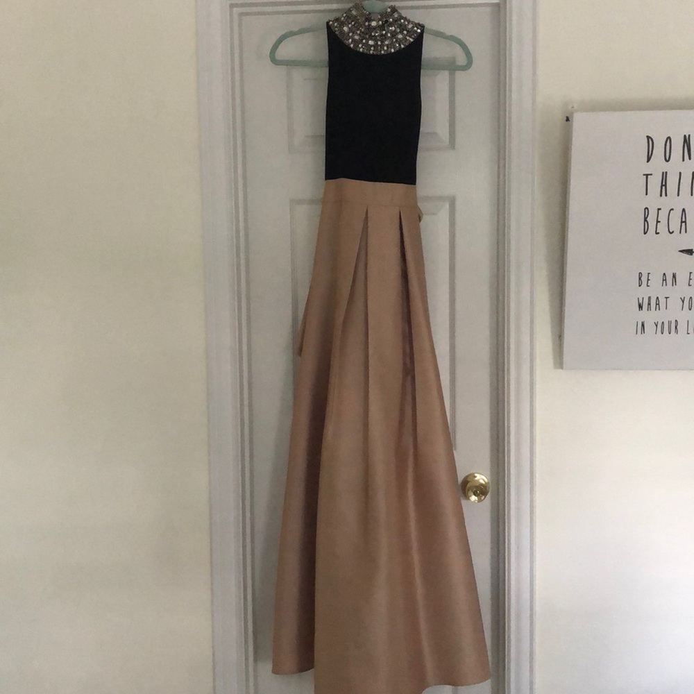 Dress - Picture 2 of 6